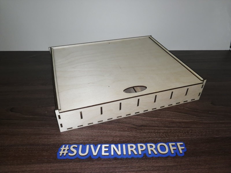 Коробка с выдвигающей крышкой с отсеками из фанеры, 25*30*6 см